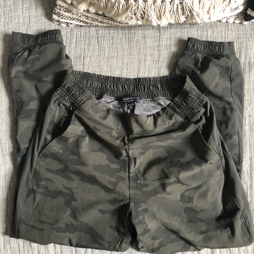 ATHLETA Brooklyn Lined Camo Jogger 6P